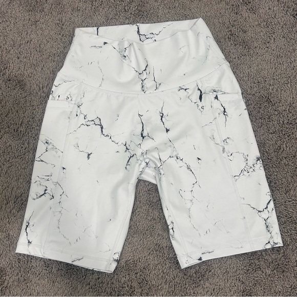 BUFF BUNNY COLLECTION SHORT. Size Small. - Picture 2 of 5